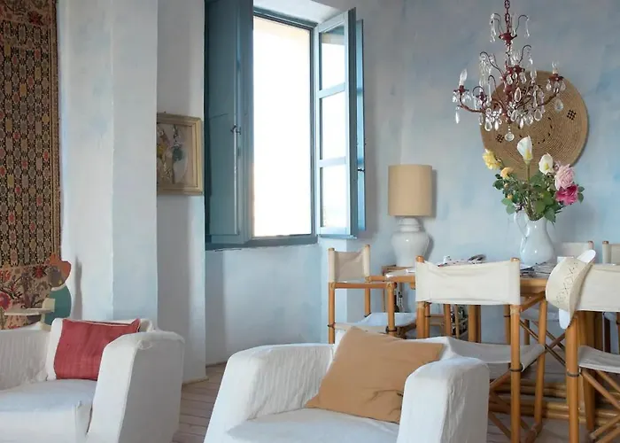 Sardinia Re - Alma Bohemien Vista Sul Porto דירה *